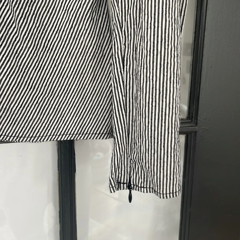 Zara striped puff sleeve blouse 🌸